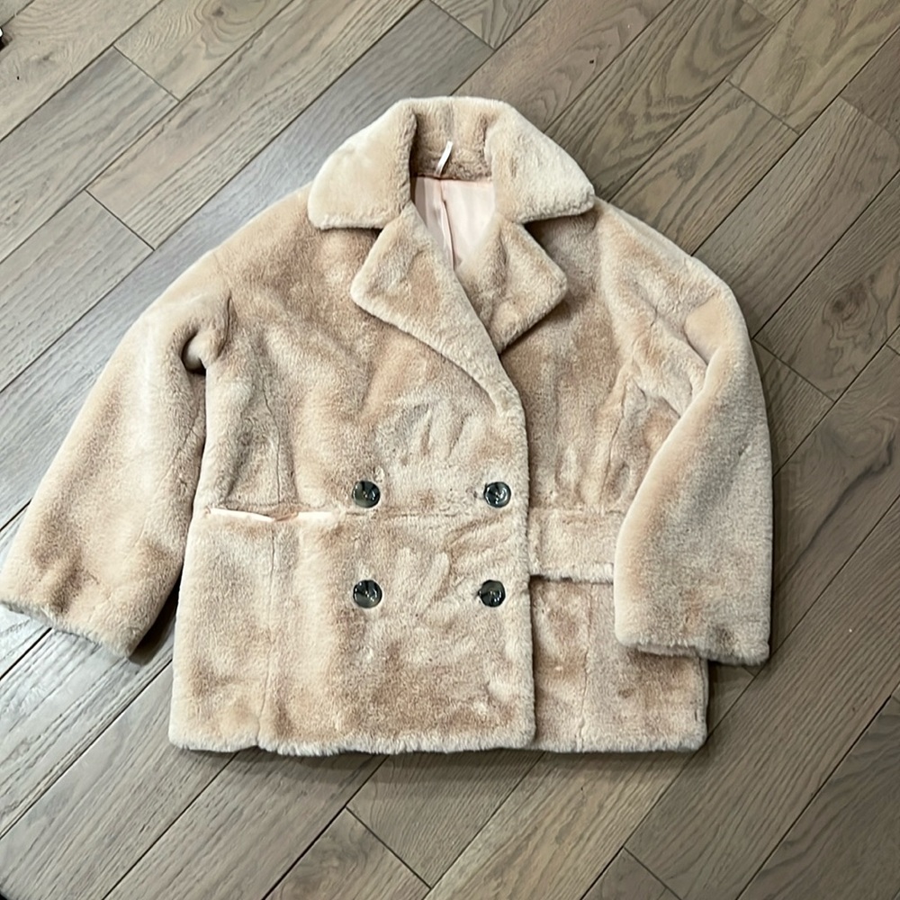 Free people Kate Faux Fur coat, beige/pink, size s, like new